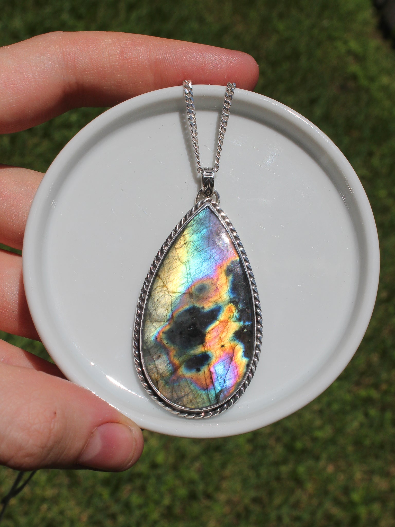 Handmade 925 sterling silver pendant with flashy labradorite stone lily and William jewelry