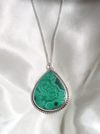 Handmade 925 sterling silver pendant with malachite stone with orbicular patterns lily and William jewelry 
