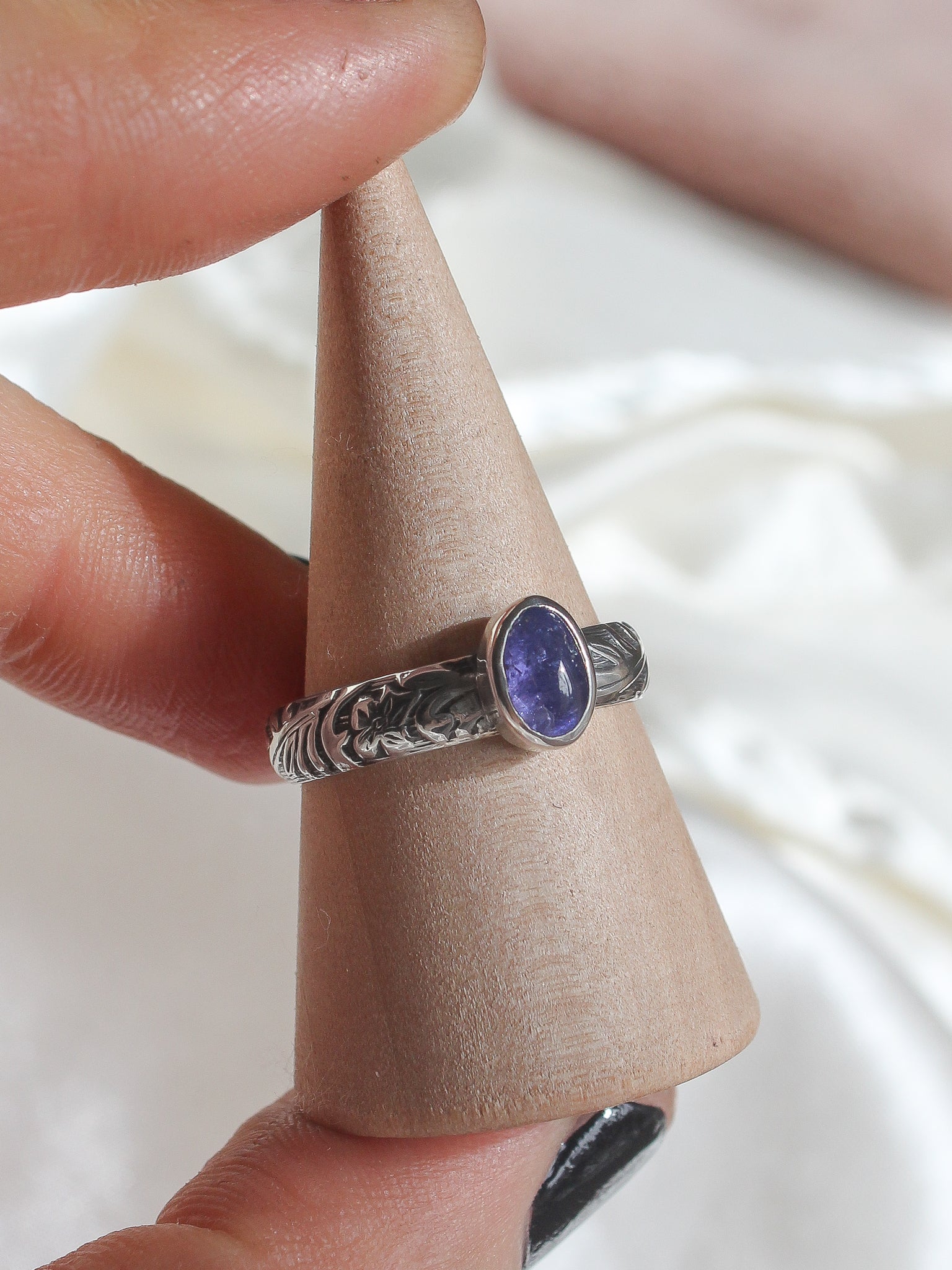 Handmade 925 sterling silver ring with tanzanite stone size 7.25