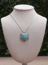 Handmade 925 sterling silver pendant with high quality hexagonal shaped white water turquoise lily and William jewelry